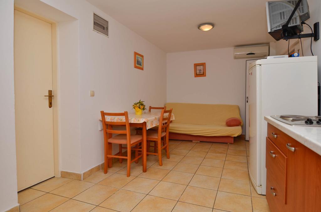Apartments Karla Orebić Oda fotoğraf